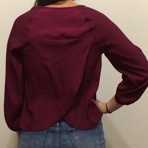 American Eagle Split back 3 quarter sleeve